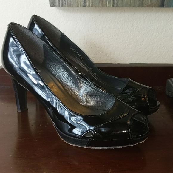 STUART WEITZMAN Patent Leather Peep Toe Heels